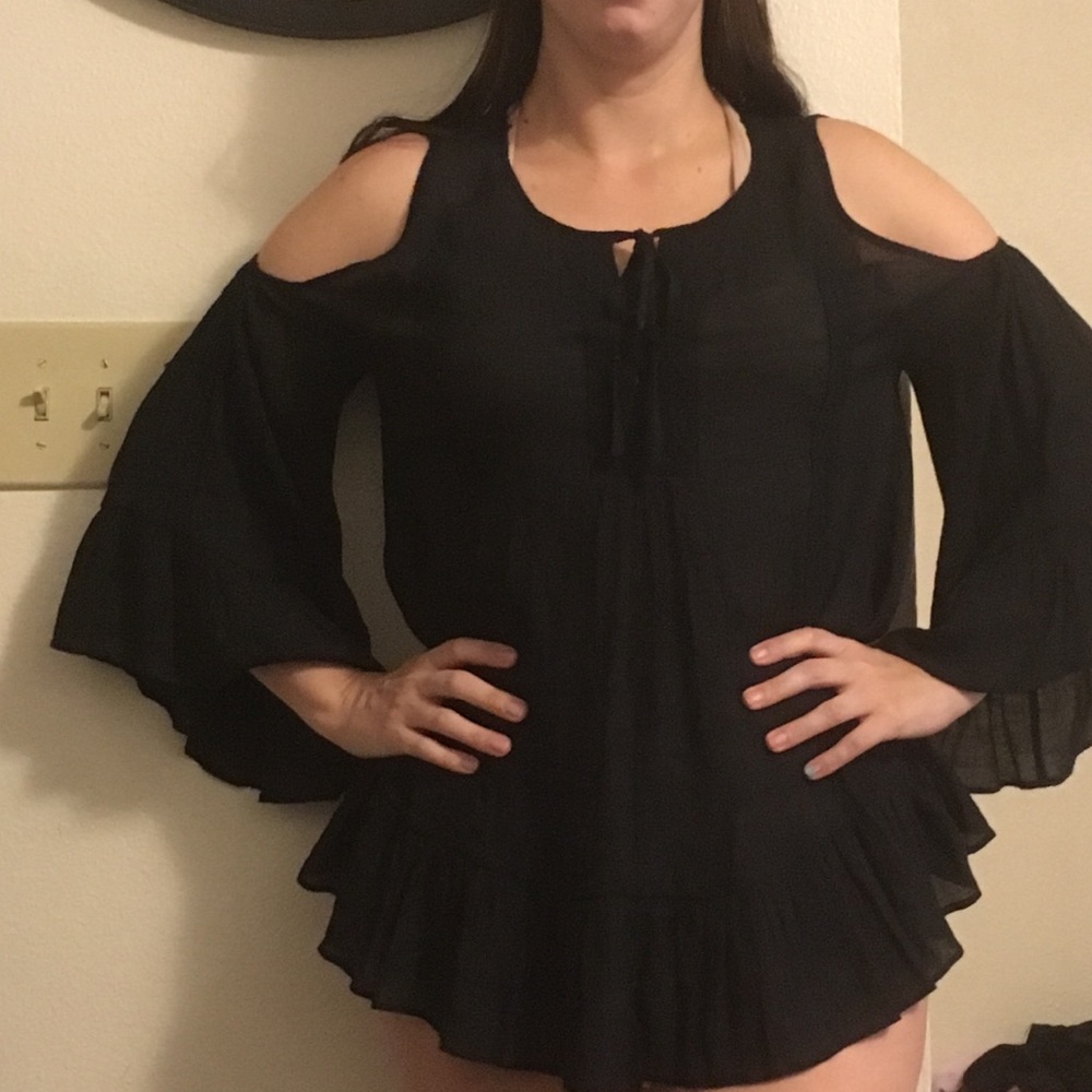 Altar’d state black cold shoulder boho top medium